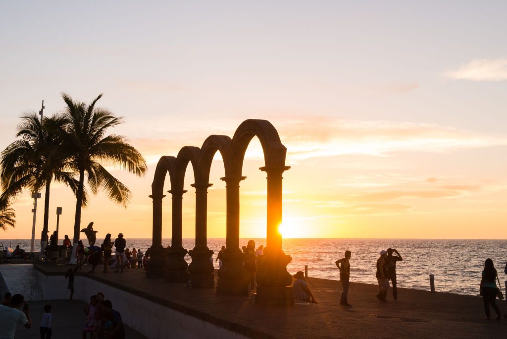 puerto-vallarta-malecon-sunset