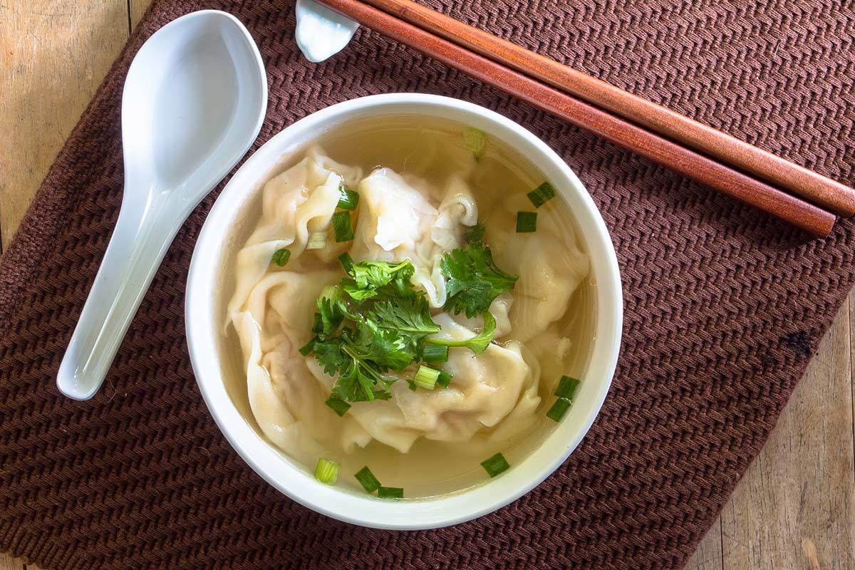 popular dishes in China: wonton soup